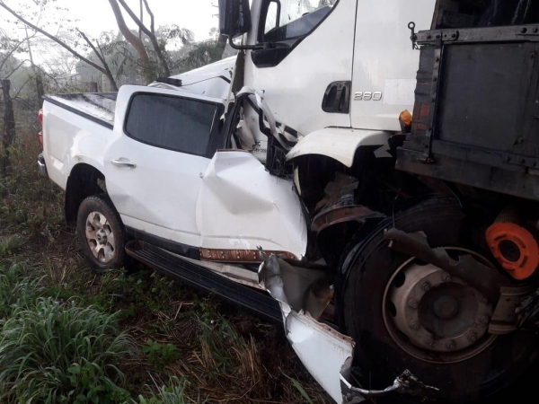 EMPRESÁRIA DE AÇAILÂNDIA PERDE A VIDA EM ACIDENTE - Condutora de caminhonete morre após colisão frontal na BR 010