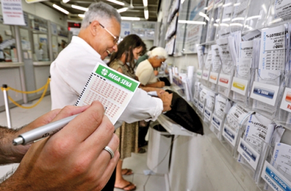 Mega-Sena: sorteio desta terça-feira pode pagar R$ 195 milhões