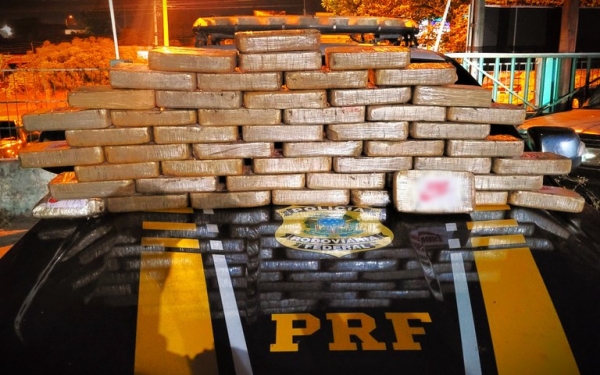 PRF APREENDE MAIS DE 51KG DE PASTA BASE DE COCAÍNA EM GRAJAÚ/MA