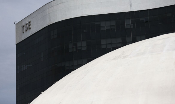 TSE concede direito de resposta à campanha de Bolsonaro