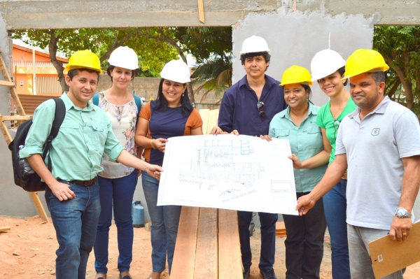 Empresa Vale e prefeitura vistoriam obra de ampliação do Hospital Municipal