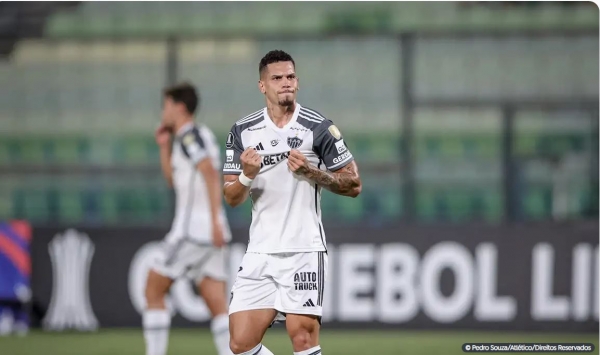 COM DOIS DE PAULINHO, ATLÉTICO-MG GOLEIA CARACAS NA LIBERTADORES