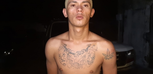 ITINGA URGENTE - Polícia Militar prende jovem com drogas 