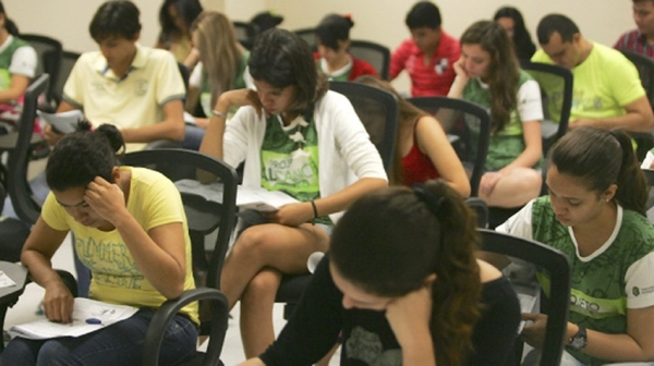 Congresso não vota créditos para Fies; Renan vai sugerir a Temer MP sobre o tema