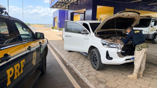 CAMINHONETE ROUBADA EM PERNAMBUCO É RECUPERADA PELA PRF NA BR 226 NO MARANHÃO