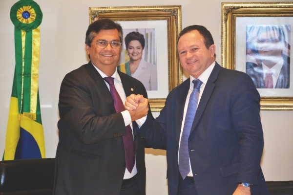 Flávio Dino tira férias e Carlos Brandão assume o governo