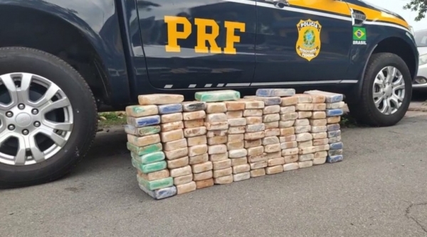 PRF encontra 117 kg de cocaína em fundo falso de veículo na BR-135, em São Luís