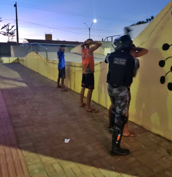 AÇAILÂNDIA URGENTE – A Polícia Militar realiza operação para combater o uso de linha de cerol e criminalidade por toda a cidade 