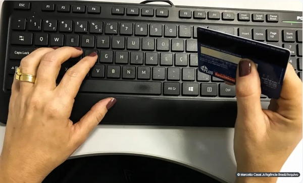 TAXA PARA COMPRAS DE ATÉ US$ 50 NÃO INCIDIRÁ SOBRE MEDICAMENTOS