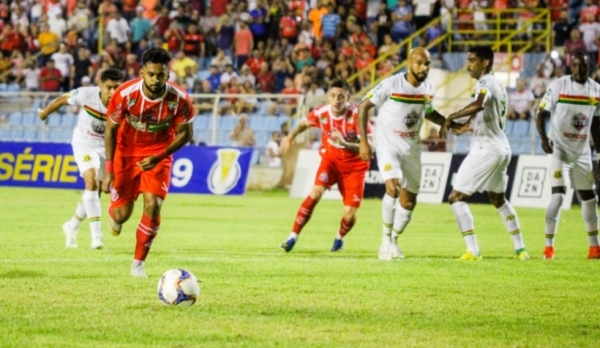 MARANHÃO - Imperatriz vence, tira o Sampaio do G-4 e sobe para o sexto lugar