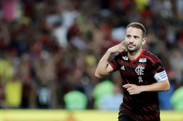 Em noite de VAR e expulsões, Flamengo vence o Fluminense e vai à final da Taça Rio