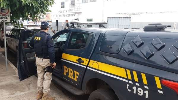 Latrocida é preso pela PRF após cometer infração de trânsito na BR 010