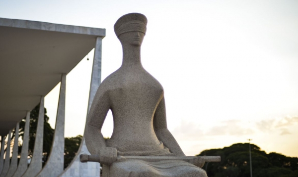 Ministra do STF suspende decretos que ampliaram acesso a armas