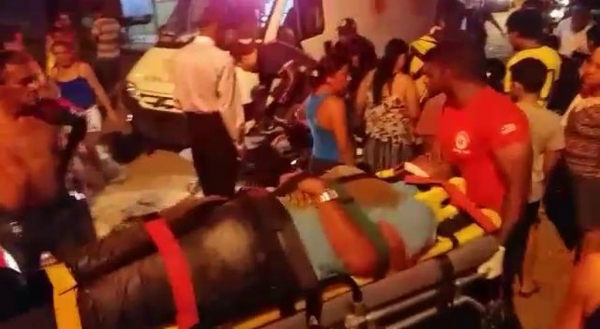 Homem é Atropelado Por Motociclista Desgovernado na Rua Paraná, Quando Estava a Caminho da Igreja.