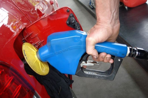 Bolsa cai 3,5% em meio a rumores sobre queda no preço dos combustíveis