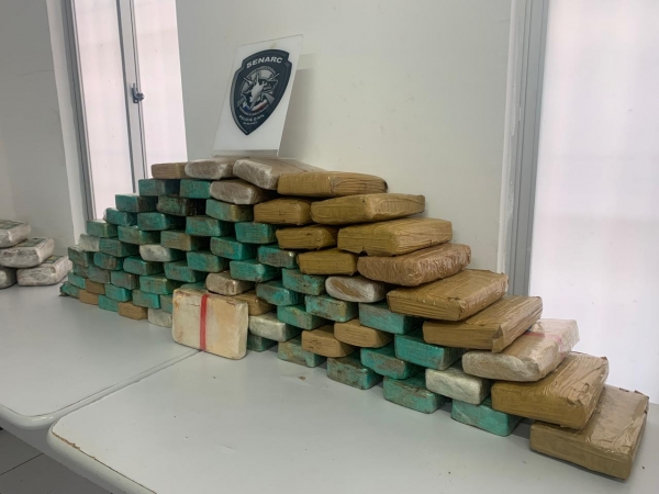 POLÍCIA CIVIL DO MARANHÃO APREENDE 160 KG DE DROGAS E PRENDE TRÊS HOMENS POR TRÁFICO E ASSOCIAÇÃO PARA O TRÁFICO DE DROGAS, EM ITAPECURU-MIRIM