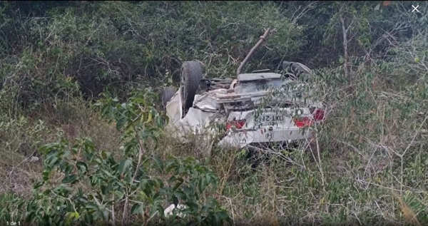 PNEU ESTOURA E CAPOTAMENTO DEIXA TRÊS VÍTIMAS NA BR-402, EM MORROS, NO MA