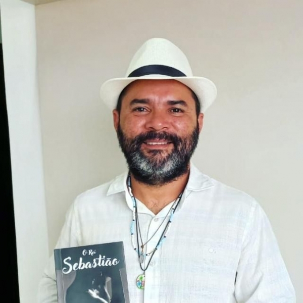 AÇAILÂNDIA - ESCRITOR MARANHENSE LANÇA SEU 5° LIVRO EM EVENTO LITERÁRIO INTERNACIONAL NO RJ