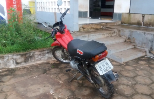 AÇAILÂNDIA - Homem é preso em posse de uma moto roubada