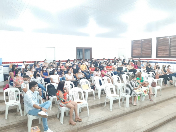 PREFEITURA CAPACITA SERVIDORES CONVOCADOS PARA ATUAREM NA ASSISTÊNCIA SOCIAL