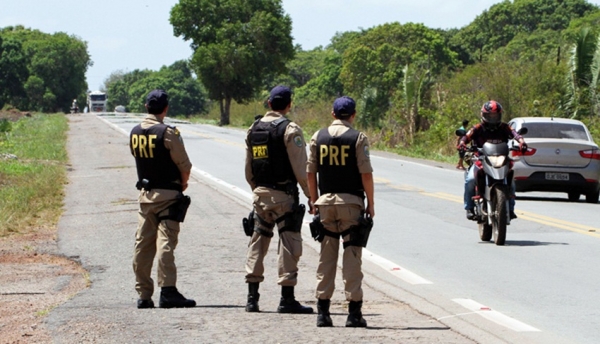 Homem é conduzido por pilotar Pick-up estrada com chassi adulterado na BR-222, em Açailândia