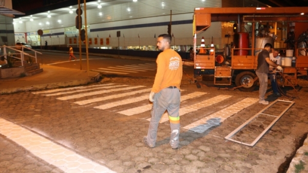 AÇAILÂNDIA - Prefeitura reforça a sinalização das ruas e avenidas da cidade