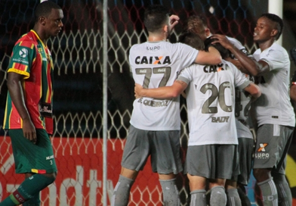 Figueirense vence o Sampaio Corrêa no Castelão e abre vantagem