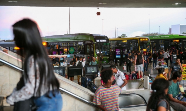 Covid-19: Brasil acumula 30,5 milhões de casos e 663,7 mil óbitos