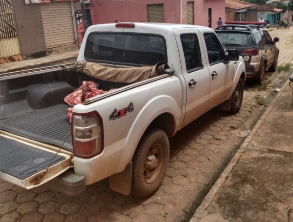 AÇAILÂNDIA - AGED flagra e  inutiliza 200 kg de carne sem procedência sanitária