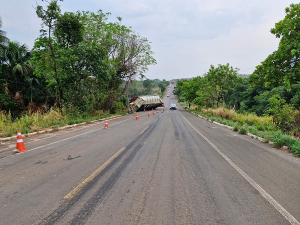 TRECHO DA BR-010, NO SUL DO MA, SERÁ INTERDITADO PARCIALMENTE NESTA QUARTA (23), PARA REMOÇÃO DE CARGA TOMBADA