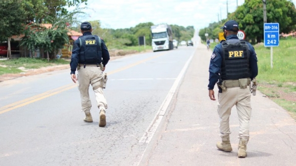 Comprimidos de anfetamina são encontrados pela PRF em veículo na BR-316