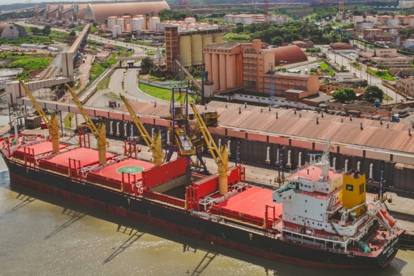 Porto do Itaqui é destaque na imprensa nacional