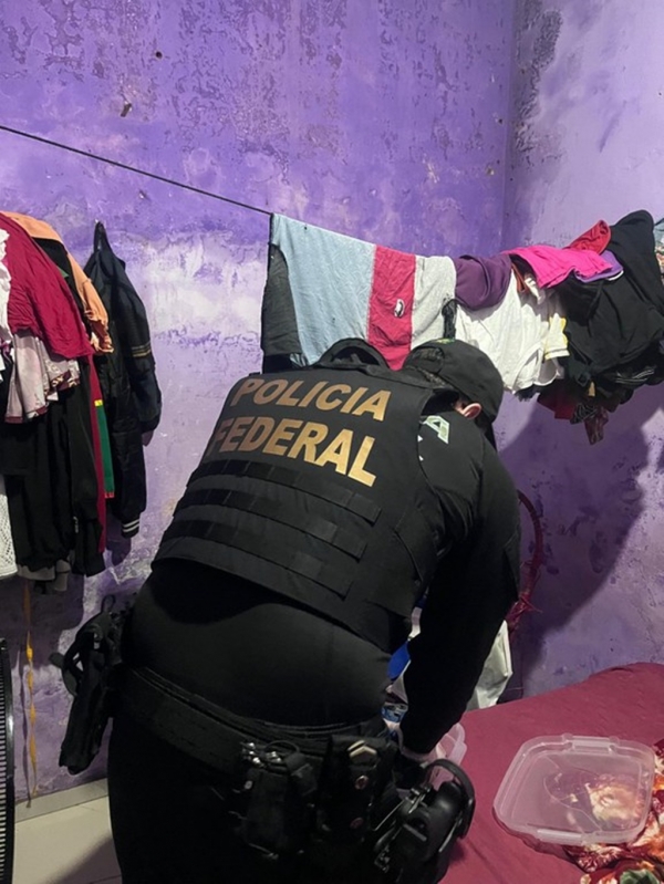 PF CUMPRE MANDADO CONTRA SUSPEITO DE DIVULGAR CONTEÚDO DE ABUSO SEXUAL INFANTOJUVENIL