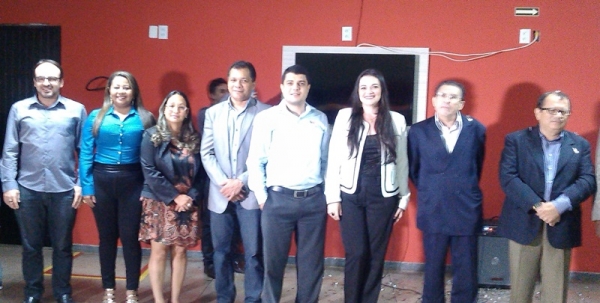 Candidatos da chapa 10 na eleição da OAB subseção Açailândia realizam confraternização para agradecer apoio.