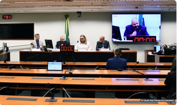 COMISSÃO DA CÂMARA AUTORIZA ESTADOS A LEGISLAREM SOBRE ARMAS