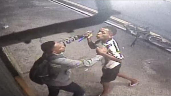 VÍDEO: TRABALHADOR É ASSALTADO POR HOMEM COM FACA NA AVENIDA DOS FRANCESES, EM SÃO LUÍS