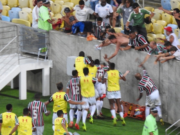 Luciano marca no fim, Fluminense bate o Flamengo e encara o Vasco na decisão