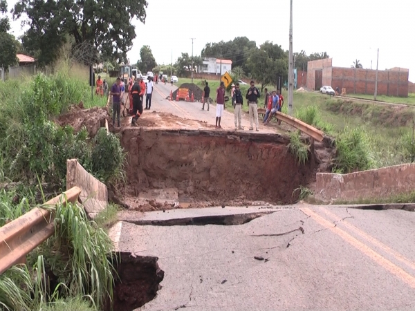 ESTRADA CORTADA: DNIT AVALIA SITUAÇÃO DA BR-222, MAS NÃO HÁ DATA PARA LIBERAÇÃO DA PISTA
