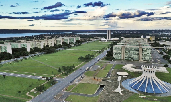 Governo confirma troca de comando em seis ministérios