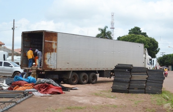Estrutura do 9º Workshop Empresarial de Açailândia Começa a Ser Montada.
