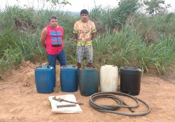 Dois homens são presos suspeitos de roubo de combustíveis da locomotiva da VALE