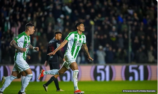 BRASILEIRO: JUVENTUDE DERROTA LÍDER FLAMENGO NO ALFREDO JACONI