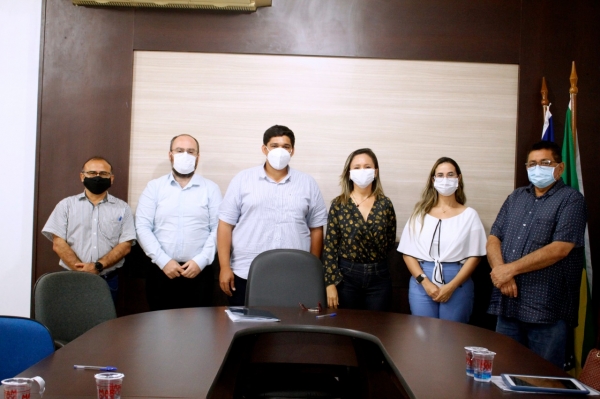 PREFEITO ALUÍSIO SOUSA ASSINA ACORDO DE COOPERAÇÃO E PARCERIA COM O SEST/SNAT