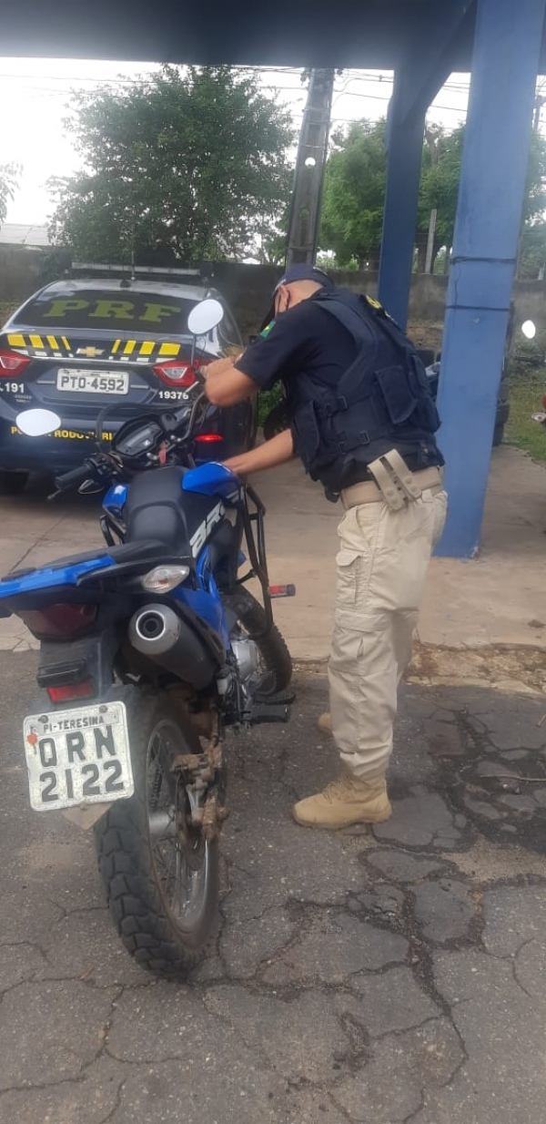 MARANHÃO - PRF recupera moto roubada