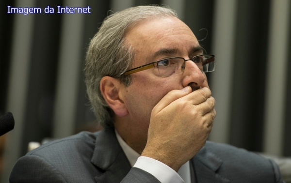 Conselho de Ética aprova por 11 votos a 9 parecer pela cassação de Eduardo Cunha