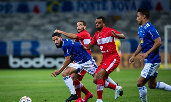 Série B: Cruzeiro vacila e empata em casa com CRB