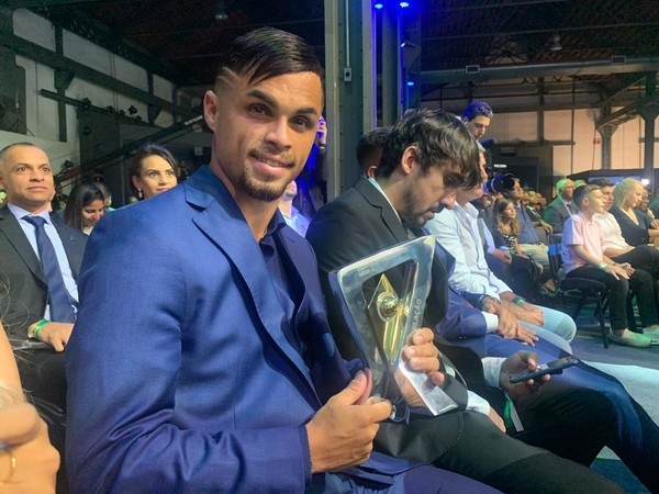 Flamengo faz proposta e acirra disputa com Corinthians para contratar Michael