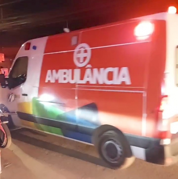 ACIDENTE DE TRÂNSITO ENTRE MOTO E CARRO NA VILA CAFETEIRA DEIXA FERIDOS