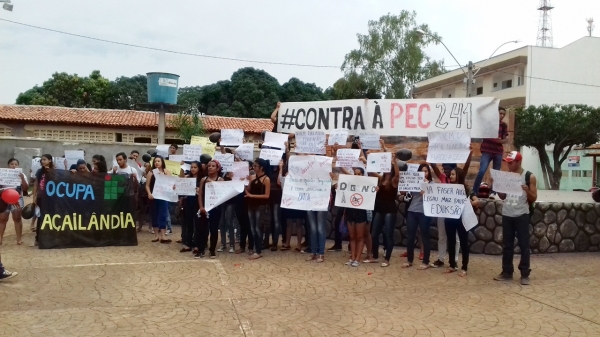 Alunos do IFMA Campi Açailândia saem as ruas contra a PEC 241