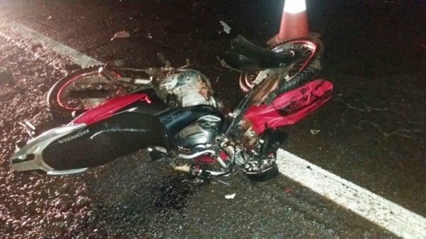 Acidente entre carro e motocicleta, na BR-010, deixa um morto e outro ferido